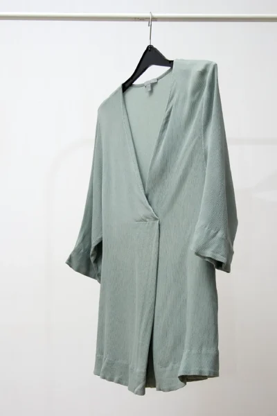 COS Crinkled Shirt Mint size EU 42